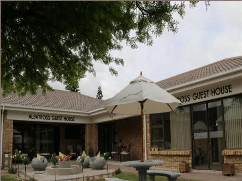 Albatross Guesthouse ランゲバーン エクステリア 写真
