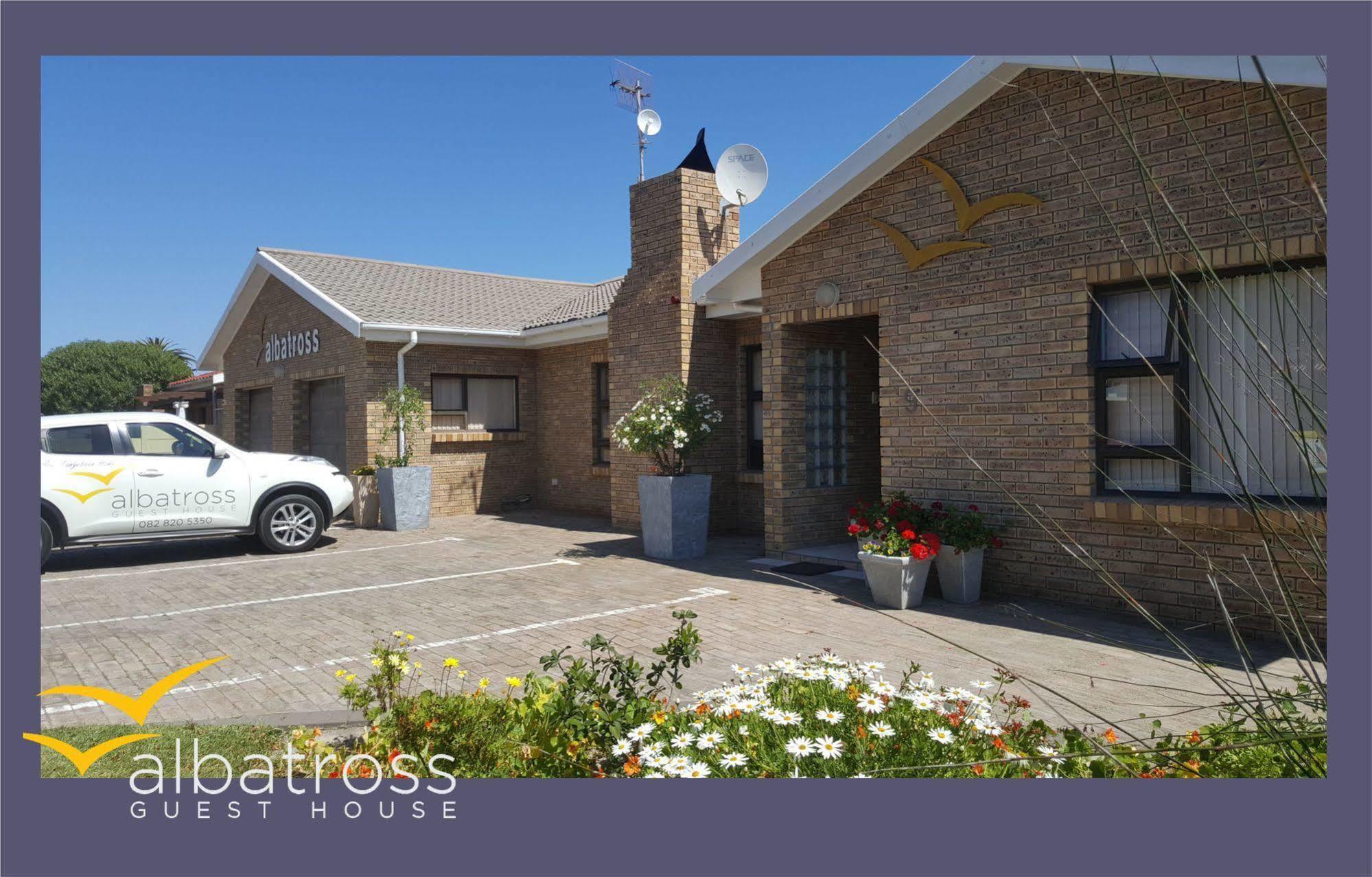 Albatross Guesthouse ランゲバーン エクステリア 写真