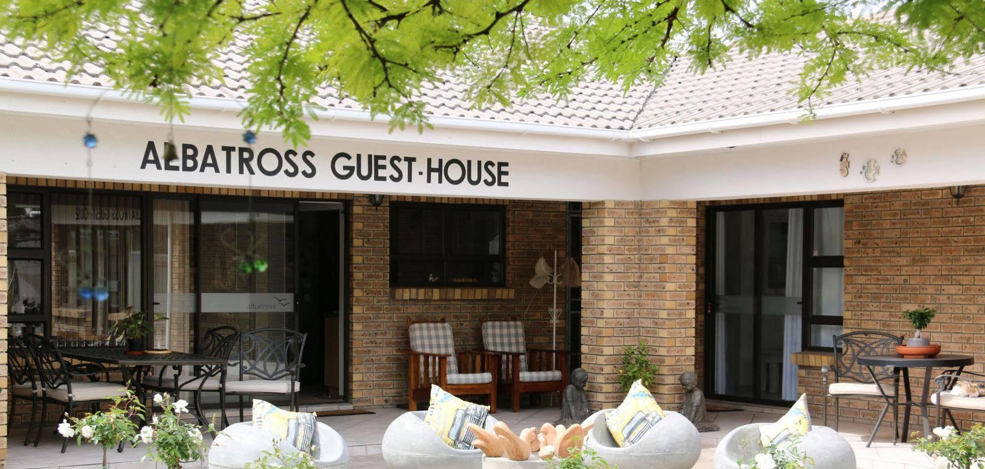 Albatross Guesthouse ランゲバーン エクステリア 写真